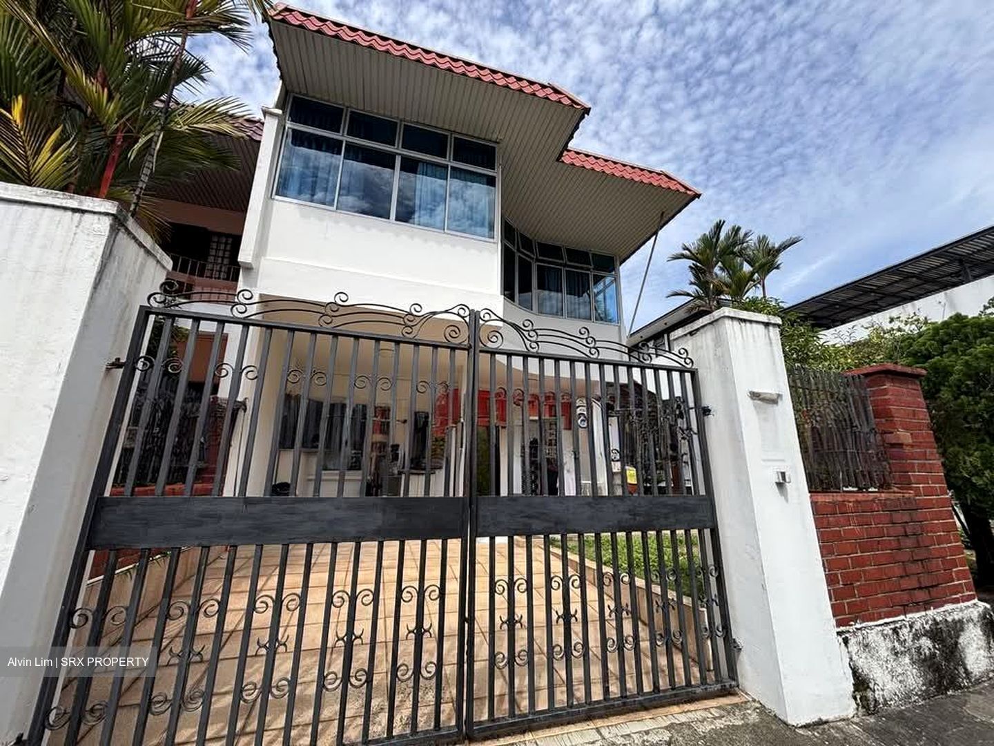 Lowland Road (D19), Terrace #528825451